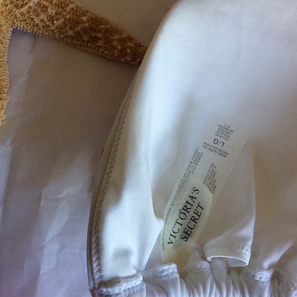 Victoria’s Secret Bikini Top Size L - Picture 2 of 3